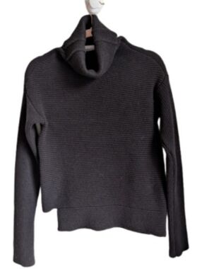 ARITZIA BABATON Black Wool Contemporary Ribbed Turtleneck Knit Sweater Medium